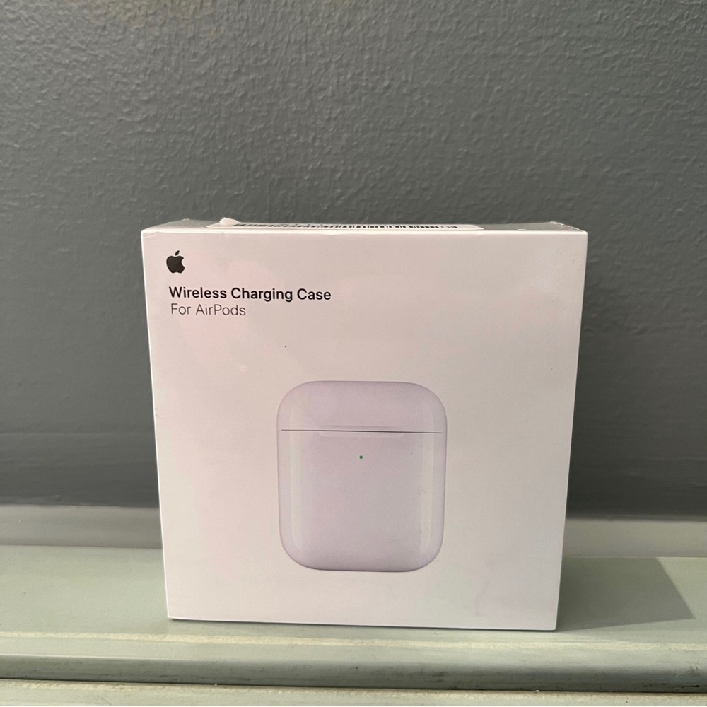 Apple Wireless Charging Case for AirPods